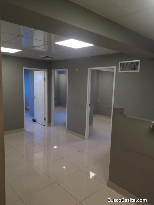 Local Comercial en Alquiler, en Gazcue, Ave. MaximoGomez, Distrito Nacional, Santo Domingo