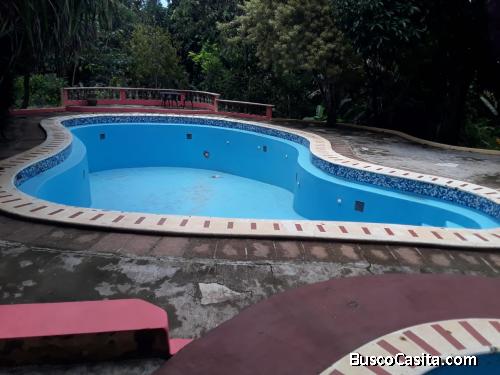 FINCA DE 22 TAREAS CON UNA VILLA DE VENTA EN BONAO