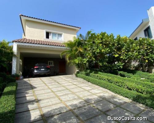 Casa en Residencial Colinas del Oeste
