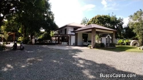 VILLA CON AMPLIO TERENO DE VENTA EN BONAO