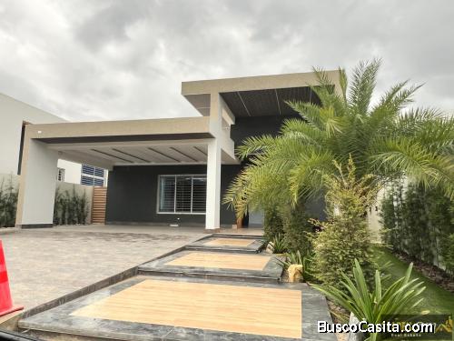 CASA MODERNA DE VENTA EN SANTIAGO