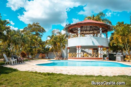 Villa Amueblada en Venta en Pedro Brand, con piscina, Santo Domingo Oeste.