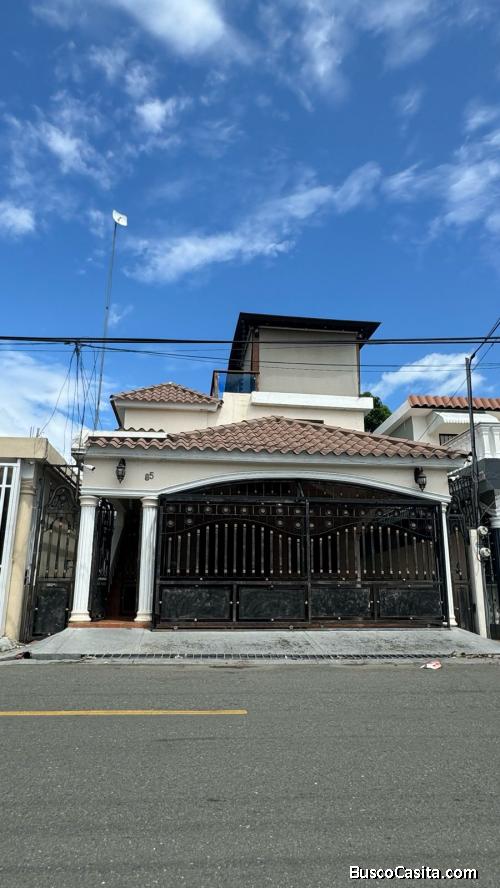 CASA DUPLEX DE VENTA EN BONAO