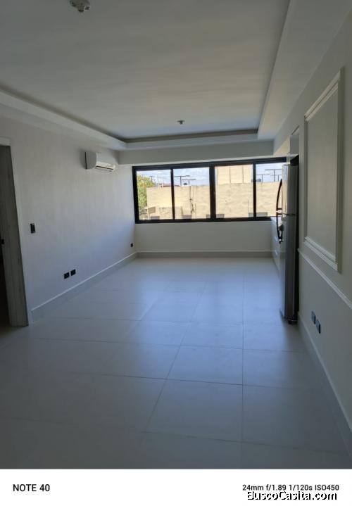 Apartamento en Alquiler con linea blanca en Evaristo Morales