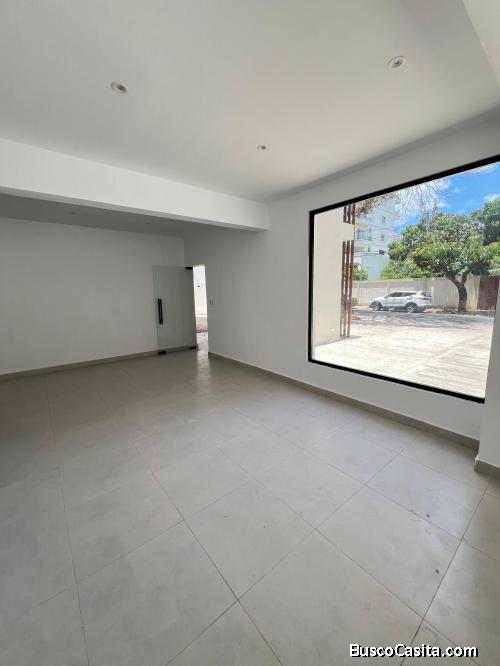 Local en 1er nivel con frente comercial en alquiler en La Julia