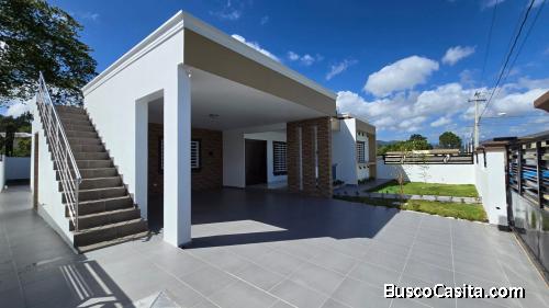 CASA AMPLIA Y MODERNA DE VENTA EN JARABACOA