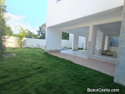  Inversiones en Viviendas & Casas de seis recámaras 8 baños dos kitchen en República Dominicana