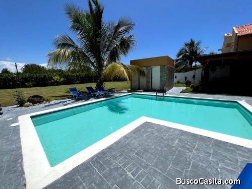 VILLA DUPLEX DE VENTA EN JUAN DOLIO