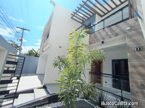 Vivienda 2 niveles 3 habs en Los Hidalgos Autopista Duarte Sto Dgo Oeste RD