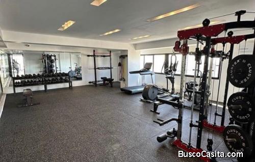 Alquilamos  rentamos lujoso Departamento, piso, inmueble  Dos recámaras 2 parqueaderos en Ensanche 