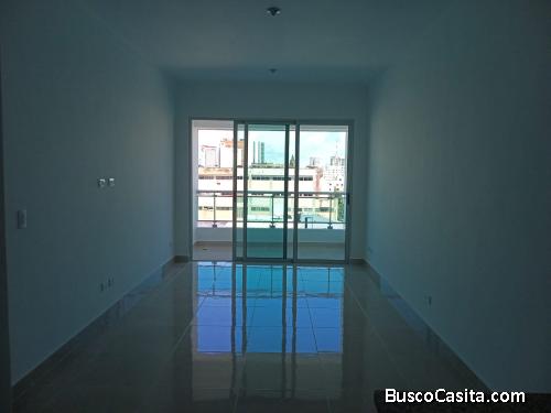 En alquiler Apto de 3 habitaciones en Bella Vista, Distrito Nacional, Santo Domingo.