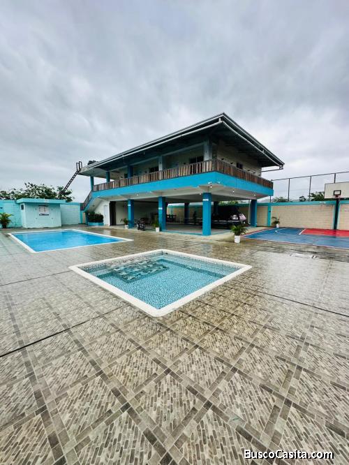 VILLA CON MUY BUEN TERRENO DE VENTA EN BONAO