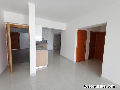 Se alquila Piso tres habs dos baños dos parqueos en  Don Honorio Santo Domingo RD