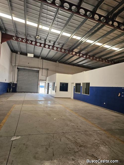 Arriendo Nave de 400 m2 próximo Autopista Duarte