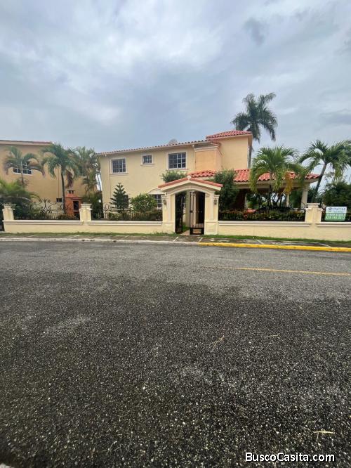 Casa en venta en Arroyo Manzano, Santo Domingo, Distrito Nacional.