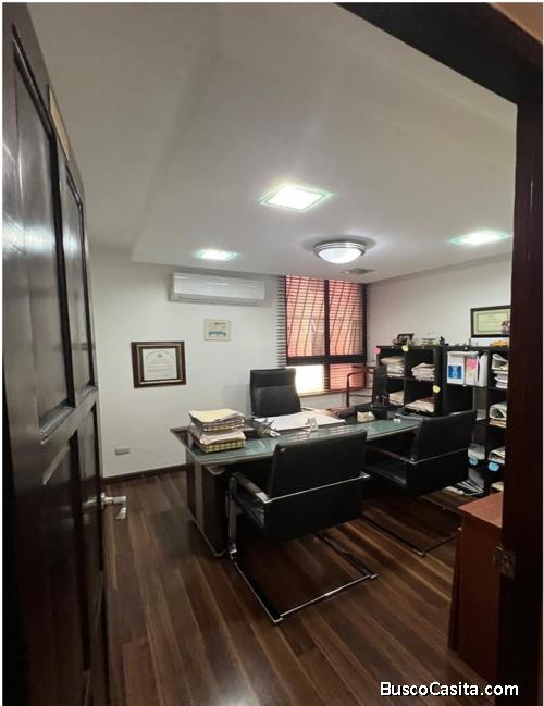 ALQUILO LOCAL DE OFICINAS ENS. NACO, 3 OFICINAS, RECEPCION, 74 Mts.2, 3er. NIVEL