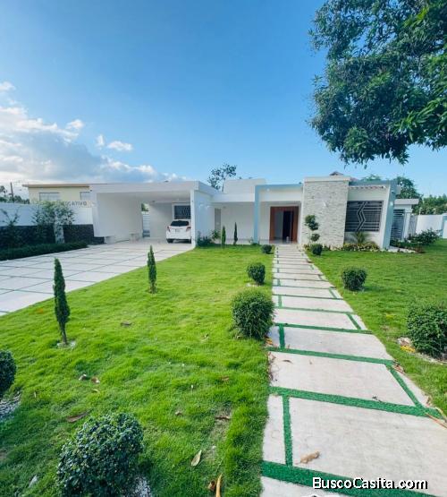 CASA CON AMPLIO TERENO DE VENTA EN BONAO