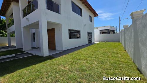 CASA DE DOS NIVELES DE VENTA EN JARABACOA