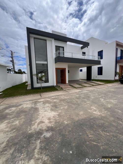 CASA MODERNA DE VENTA EN SANTIAGO