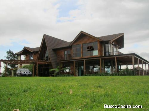 VILLA CON AMPLIO TERRENO DE VENTA EN JARABACOA