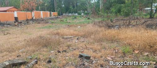 SOLAR CON RÍO DE VENTA EN BONAO