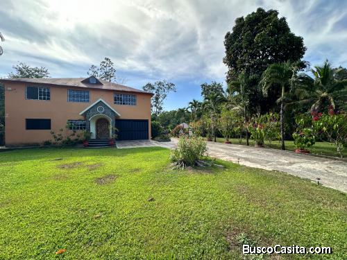 VILLA DE VENTA EN BONAO