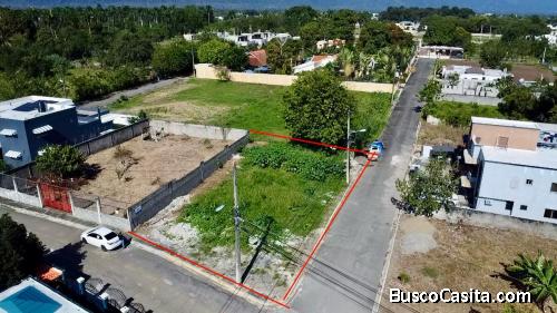 SOLAR DE VENTA EN RESIDENCIAL DE BONAO