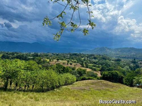 TERRENO DE 11 TAREAS CON RIO DE VENTA EN JARABACOA