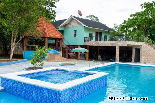 VILLA CON AMPLIO TERRENO DE VENTA EN BONAO