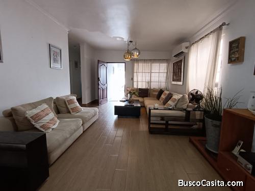 ALQUILO Casa AMUEBLADA en LA REPUBLICA DE COLOMBIA, 3 HABS., 291 Mts.2, Patio, Jacuzzi