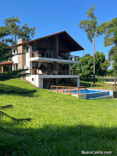 VILLA CON AMPLIO TERENO DE VENTA EN JARABACOA