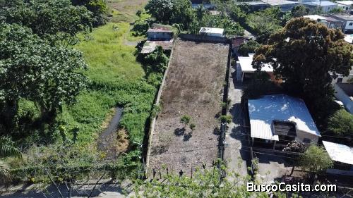 SOLAR AMPLIO DE VENTA EN BONAO