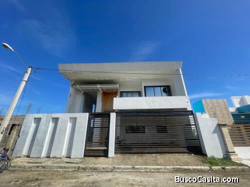 CASA MODERNA DE VENTA EN LA VEGA