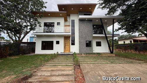 VILLA MODERNA DE VENTA EN JARABACOA