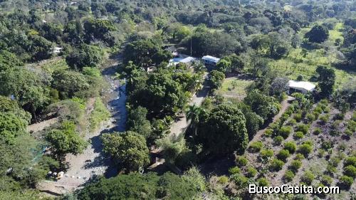 FINCA CON UNA VILLA DE VENTA EN BONAO FULA