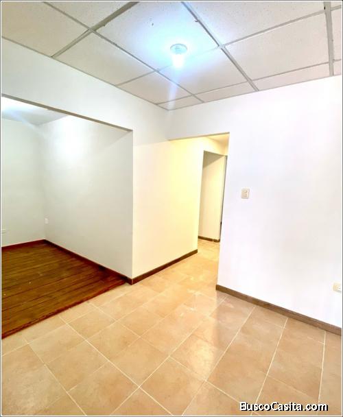 ALQUILO  LOCAL COMERCIAL O DE OFICINAS EN MIRADOR NORTE, AV. PRIVADA, 5 OFICINAS, 75 Mts.2