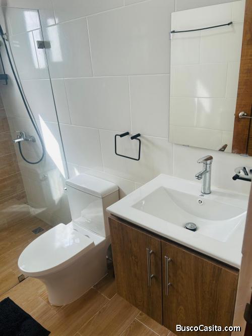Casa de Dos Niveles Disponible para Alquilar en Residencial Primaveral II, Punta Cana