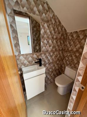 Tres Cuartos 2.5 Baños Villa en Renta en Vistacana RD